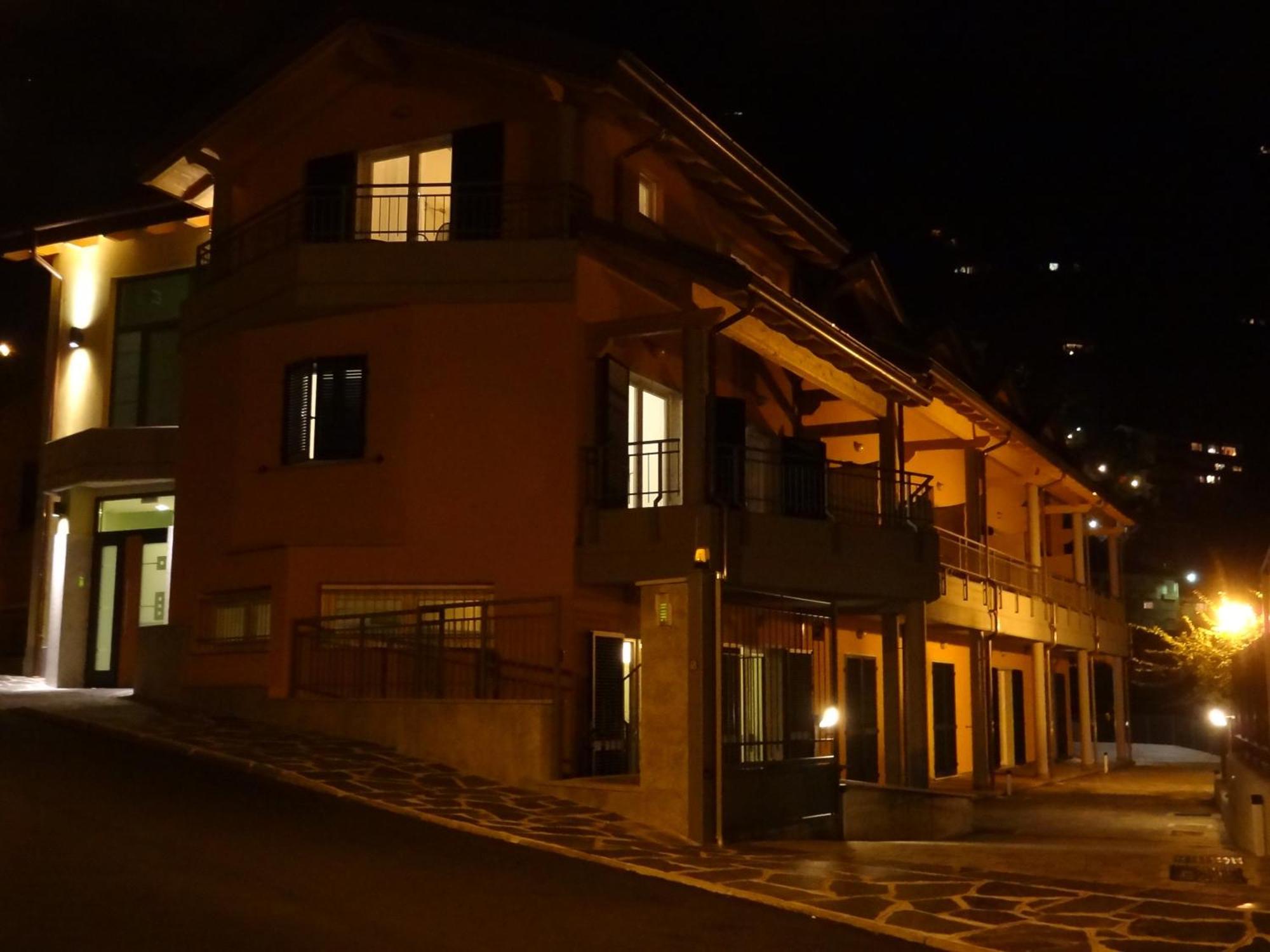 Helianthus Residence カンネロ・リヴィエーラ エクステリア 写真