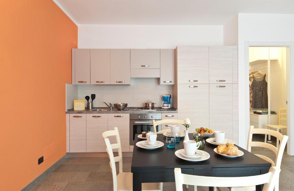 Helianthus Residence カンネロ・リヴィエーラ 部屋 写真