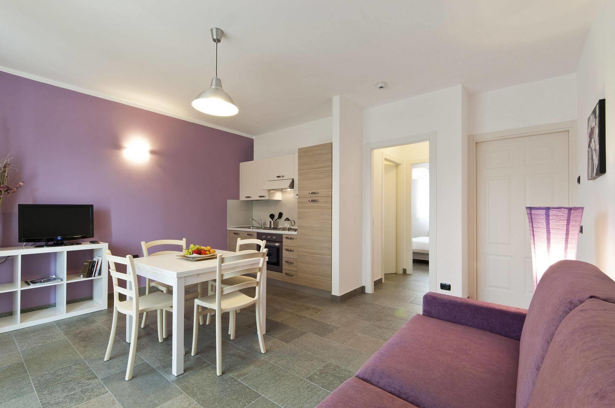 Helianthus Residence カンネロ・リヴィエーラ エクステリア 写真